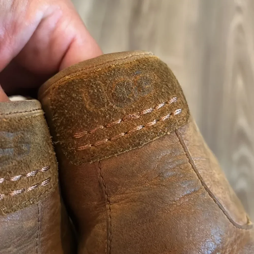 MENS UGG BOSLEY CHESTNUT SHEARLING LINED WATERPROOF WINTER BOOT EUC SIZE 10